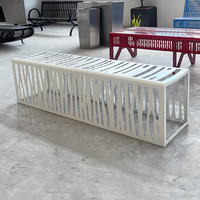 Bancs de patio avec découpe au design Europa, bancs de jardin modernes non assemblés, bancs de parc pour personnes