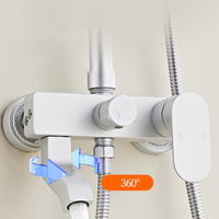 Système de douche mural moderne en aluminium avec pomme de douche pluie et douchette à main pour salle de bain