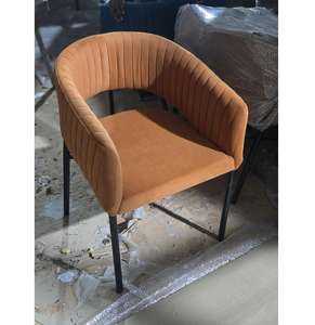 Chaises de salle à manger de luxe, nouveau design, mobilier d'hôtel noir avec tissu en velours orange foncé, chaises de restaurant portables - Product Image 1