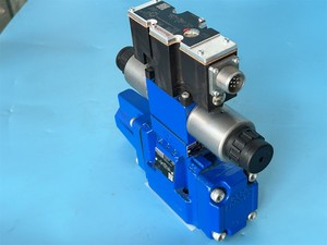 R901094002 4WRZE10W8-85-7X/6EG24N9K31/F1D3M Direccional Proporcional NG10 85L/min 315Bar para Sistemas Hidráulicos Industriales - Product Image 3