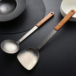 Juego de espátula y cuchara de titanio puro con mango de madera, utensilios de cocina resistentes al calor para cocinar sopa y revolver - Product Image 3