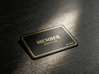 Carte VIP personnalisée de luxe en plastique noir mat avec estampage à chaud en feuille d'or, carte d'accès pour les membres