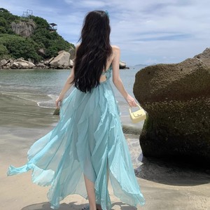 Robe longue bleu-vert à licol, taille naturelle, dos nu, respirante, idéale comme paréo de plage - Product Image 1