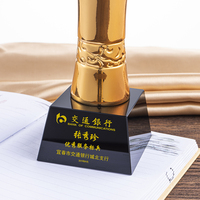 Trophée en résine de cristal Queen gravé par sublimation de style européen Trophée couronne en résine avec base en cristal K9 noir