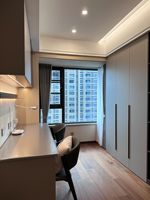Bureau d'étude personnalisé résistant aux rayures avec bibliothèque, surface d'écriture large, mobilier pour salle d'apprentissage familiale