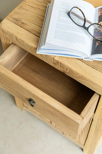 Table d'appoint en bois, table d'appoint moderne faite à la main en bois massif, meuble de chevet élégant, durable, multifonction, marque Kamal Arts - Product Image 4