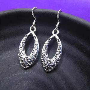 E3140 Orecchini pendenti in oro bianco con fiore, gioielli vintage da donna alla moda - Product Image 4