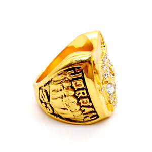 Bague de championnat <span class=keywords><strong>Chicago</strong></span> <span class=keywords><strong>Jordan</strong></span> 1997 <span class=keywords><strong>Bulls</strong></span>, en alliage d'or, haute qualité, sportive, très populaire à l'international - Product Image 3