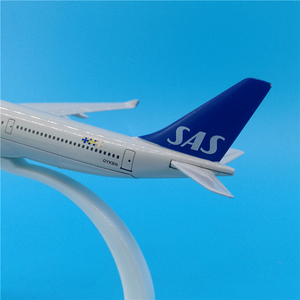 Modelo de Avión de Aleación de Zinc Duradero y Moderno de 16 cm de Scandinavian Airlines SAS <span class=keywords><strong>A330</strong></span>, Escala <span class=keywords><strong>1</strong></span>:<span class=keywords><strong>400</strong></span> - Product Image 4