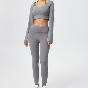 Vêtements de sport pour femmes : Haut de sport à manches longues avec bretelles – Idéal pour le yoga et le Pilates – Confort et mobilité à chaque mouvement - Product Image 1