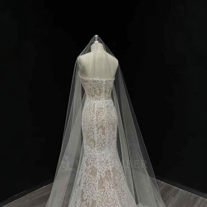Robe de mariée sirène moderne NT22 à col bateau, appliques florales en cristal, dos lacé, traîne chapelle pour femme - Product Image 4