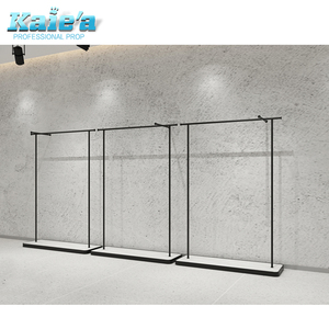 OEM negozio di abbigliamento di usura delle donne del basamento del metallo di visualizzazione attaccatura display rack per abbigliamento - Product Image 5