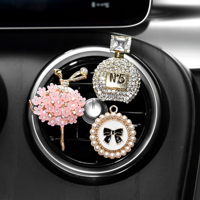 Modern Car Air Outlet Aromatherapy Decorations Interior Perfume Bottle Shinning Car Vent Clip Air Freshener