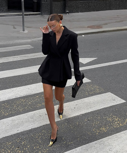 Elegante Completo con Blazer e Gonna a Vita Alta, Colletto Alto, Maniche Lunghe, Giacca Monopetto e Minigonna a Linea A, Autunno Inverno 2026 - Product Image 4