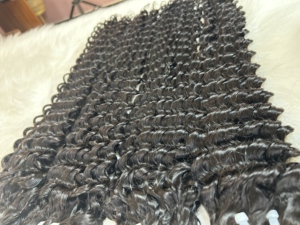 Lots de <span class=keywords><strong>Cheveux</strong></span> Naturels Bouclés Profonds en Gros, Extensions Vietnamiennes, Perruques en <span class=keywords><strong>Cheveux</strong></span> Humains, <span class=keywords><strong>Cheveux</strong></span> Vierges à Cuticules Alignées - Product Image 3