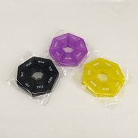 Pilulier en plastique avec logo personnalisé Boîte à pilules 7 jours Boîte à médicaments ronde avec bouton de rebond Mallettes de rangement