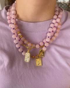 قلادة مطرزة بالخرز الوردي مع قلادة مصنوعة يدويًا عالية الجودة مقاومة للماء مجوهرات آلهة الشتاء قلادة مطرزة - Product Image 2