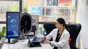 เครื่องวิเคราะห์ผิวหนังระดับมืออาชีพ ระบบ AI ตรวจจับหน้าและหนังศีรษะ พร้อมการพยากรณ์ความเสื่อมสภาพและการเปรียบเทียบ<span class=keywords><strong>ผล</strong></span>ลัพธ์การรักษา - Product Image 6