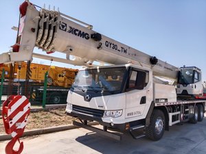 XCMG <span class=keywords><strong>Prix</strong></span> officiel de <span class=keywords><strong>grue</strong></span> de camionnette à flèche télescopique QY30 _ TW de seconde main de 30 tonnes - Product Image 6