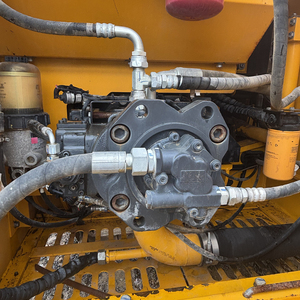 Excavadora Hidráulica Usada Lonking 6245E con Motor Cummins, 26 Toneladas de Peso Operativo, Modelo 2020, en Buenas Condiciones Originales - Product Image 6