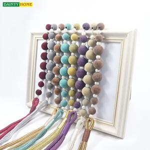 Nouveau Design Velours Perles Type Boule Suspendue Crochet Cravate Accessoire En Gros Moderne Rideau Gland - Product Image 1