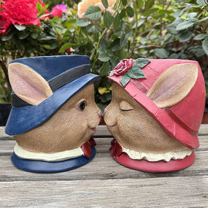 Vaso Decorativo in Resina 'Sweet Love' con Coniglietto e Coniglietta, per Piante Grasse e Fiori, Regalo Festivo - Product Image 3