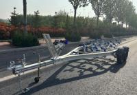 Sortie d'usine 19 ft en aluminium bateau remorque en vente avec essieu tandem rouleaux vacillants en vente
