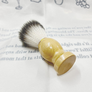 ZUQA Brosse à raser artisanale pour homme, poils en nylon avec manche en résine, brosse à barbe en poils synthétiques pour l'entretien de la barbe - Product Image 4