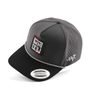 Casquette de baseball personnalisée à 5 panneaux en caoutchouc <span class=keywords><strong>PVC</strong></span> avec logo imperméable, trous découpés au laser, perforée, casquettes de golf, performance sportive, corde, chapeaux de golf - Product Image 1