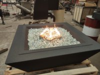 Vente directe usine à prix réduit : Table de foyer à gaz télécommandée en acier au carbone noir mat personnalisée pour terrasse extérieure et fêtes