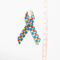 Broche en forme de cœur en ruban de satin Kimmy pour la sensibilisation à l'autisme, écologique, avec épingle de sûreté, toutes saisons, vente en gros