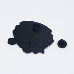 Épinglette en émail vintage <span class=keywords><strong>Hellfire</strong></span> <span class=keywords><strong>Club</strong></span> Demon Head, broche rétro style D&D, épinglette unique pour collectionneurs et cosplayers - Product Image 4