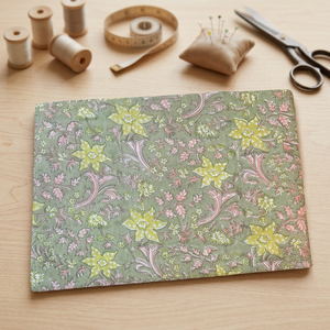 Tissu en coton imprimé floral vert sauge de qualité supérieure, imprimé traditionnel indien, textile pour la confection de vêtements, la décoration intérieure - Product Image 2
