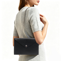 Mini pochette enveloppe avec chaîne pour femme, sac à bandoulière pour soirée, mariage, en cuir vegan, à rabat et bouton pression