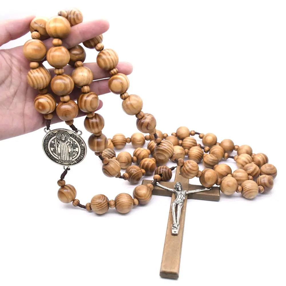 Grande rosario di perline di pino in legno appeso a parete collana di rosario croce in legno decorazione religiosa croce cattolica rosario da parete della chiesa
