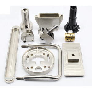 Machine de soudage robotisée industrielle CROBOT pour tôles en alliage d'aluminium avec soudage à l'arc argon et source d'énergie laser - Product Image 5