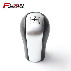 Pommeau de levier de vitesse en cuir argenté 5 vitesses adapté à la Toyota Corolla - Product Image 1