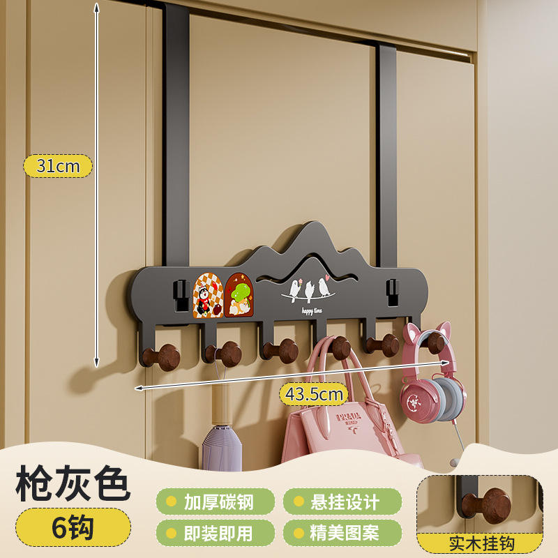 Puerta gris con 6 ganchos.