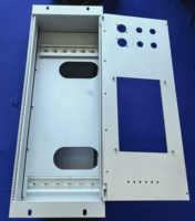 Rail horizontal C-BOX sur mesure, fourni par l'usine, avec insert fileté M2.5 M3 63HP 34561-363