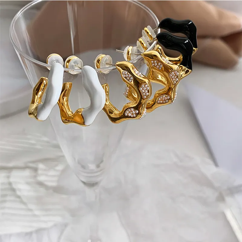 3 Designs White Black Enamel Wave Irregular Hoop Earrings C Shape Pearl Earrings for Women Statement Luxury Vintage Jewelry 2021