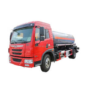 Camión cisterna corrosivo químico a la venta 6X4 HOWO Camión cisterna <span class=keywords><strong>de</strong></span> agua con rociador <span class=keywords><strong>de</strong></span> carretera Precio <span class=keywords><strong>de</strong></span> rociador <span class=keywords><strong>de</strong></span> carretera - Product Image 5