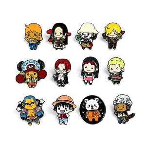 Broches al por mayor de One Piece Anime de aleación de zinc: Puño de <span class=keywords><strong>Fuego</strong></span>, Ace, Zoro, Sanjiro, Chopper, Barco Pirata Sunshine - Novedad para el Día del Padre chino - Product Image 1