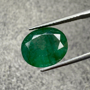 Pierre précieuse naturelle émeraude de Zambie Jai Narayan Gems 8,09 carats, taille ovale 11,68x14,30mm, vert premium, pour bijoux certifiés - Product Image 1