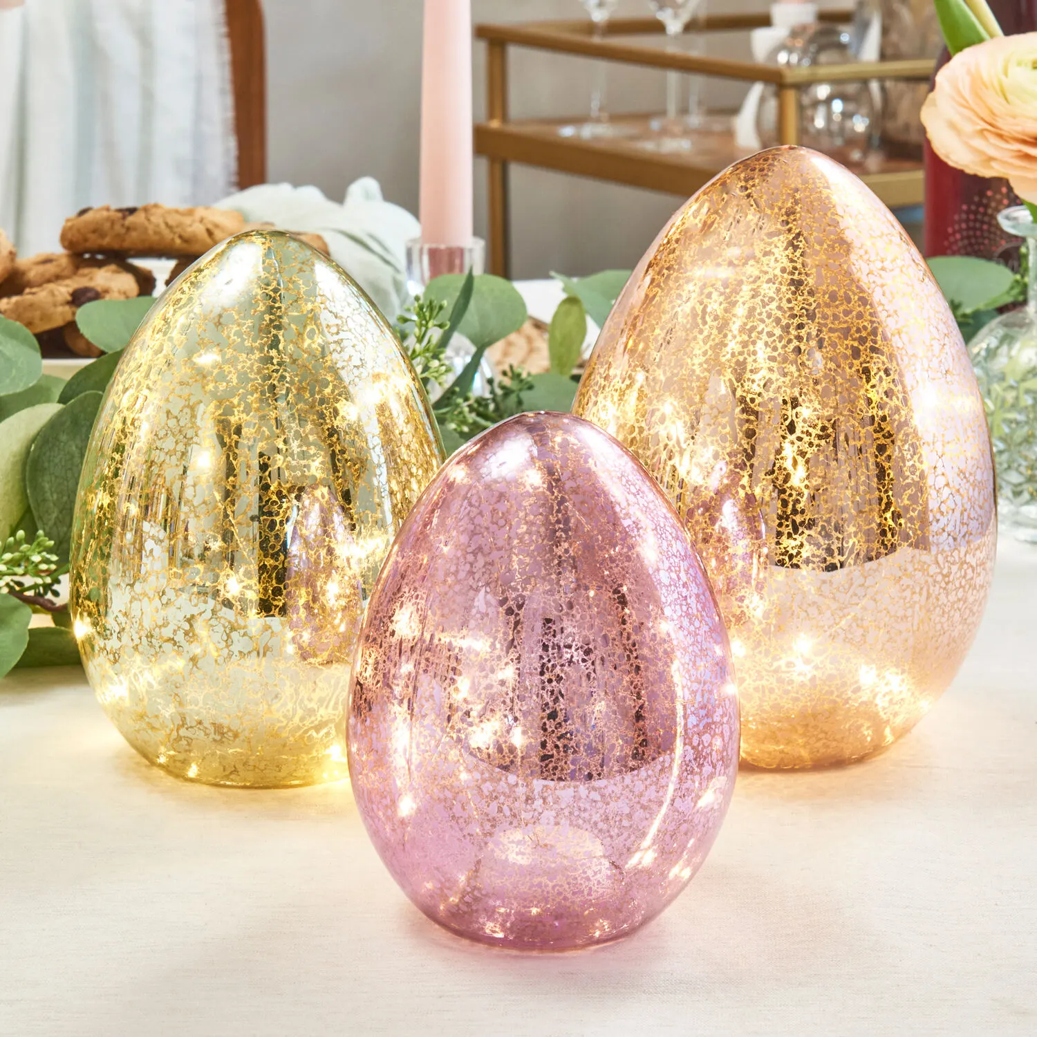 ガラスの卵のボールの装飾イースターパーティー手吹きクラフトデザイン彫刻花柄ライトグローブテーブル飾り