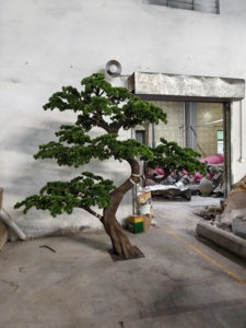 Venta al por mayor de pino falso y árbol de cedro falso de ciprés árbol artificial para decoración de escaleras interiores - Product Image 4