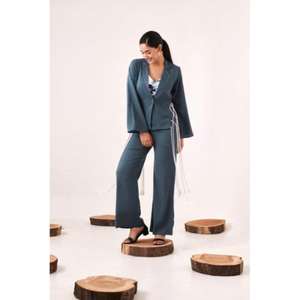 Conjunto de Pantalones y Blusa con Cordones Azules para Mujer, Conjunto de Dos Piezas Elegante con Detalle de Encaje, Look Moderno y Ajuste Cómodo - Product Image 5