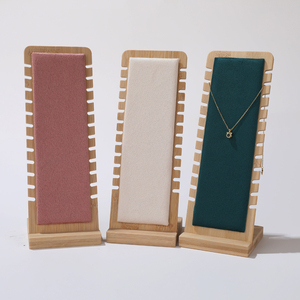 ขาตั้งโชว์สร้อยคอขายดี ขนาด 11*26*11 ซม. วัสดุไม้ หนัง และผ้า สำหรับโชว์แหวน ขายส่งจากโรงงาน - Product Image 2