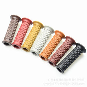 Poignée antidérapante en caoutchouc pour guidon de moto 7/8'' (22mm, 24mm) – Confort et protection pour motos et pare-chocs - Product Image 5