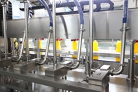 Chaîne de remplissage automatique de bouteilles pour détergent liquide, eau de Javel, nettoyant WC et produits chimiques quotidiens avec servomoteur linéaire