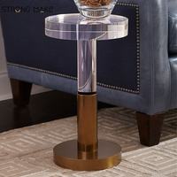 Nouvelle table d'appoint ronde au design moderne, table de chevet en acrylique transparent avec base en laiton doré, table basse en acrylique